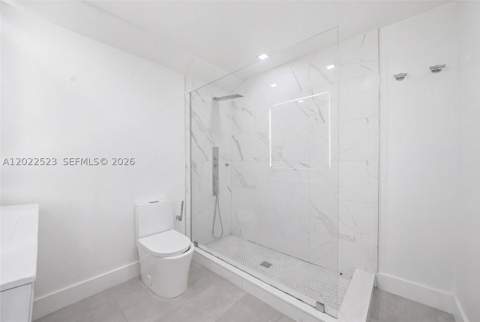 455 NE 210th Ter, Miami FL - photo 11 of 31