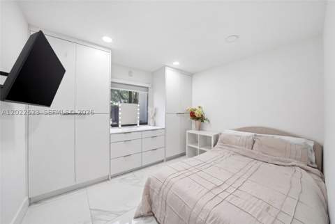 455 NE 210th Ter, Miami FL - photo 15 of 31