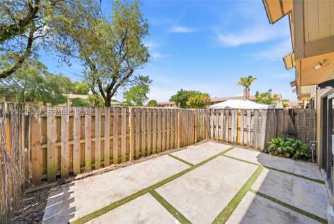 455 NE 210th Ter, Miami FL - photo 24 of 31