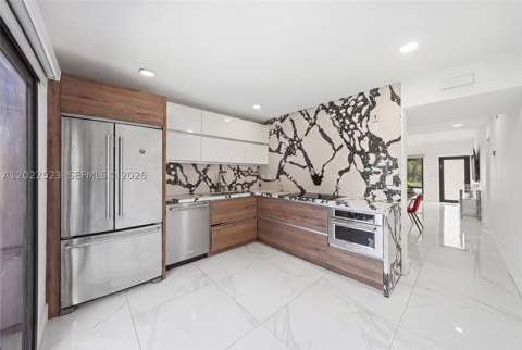 455 NE 210th Ter, Miami FL - photo 6 of 31