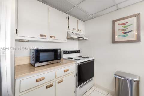 7601 E Treasure Dr 2001, North Bay Village FL - photo 8 of 38