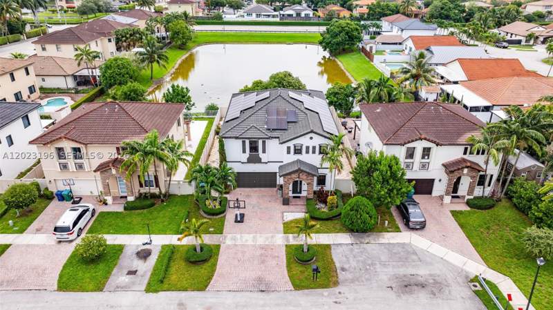 5 bedroom SingleFamilyResidence at 16125 SW 65th Ln, Jarguti Subdivision, Miami — photo 2