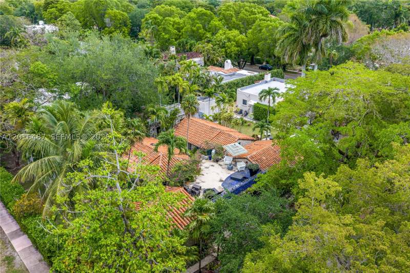 5 bedroom Villa at 1301 Milan Ave 3, Coral Gables Riviera Sec, Coral Gables — photo 2