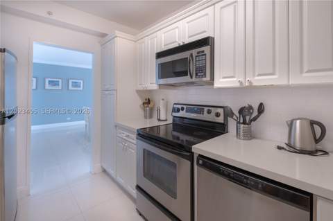 5601 Collins Ave 1420, Miami Beach FL - photo 9 of 25