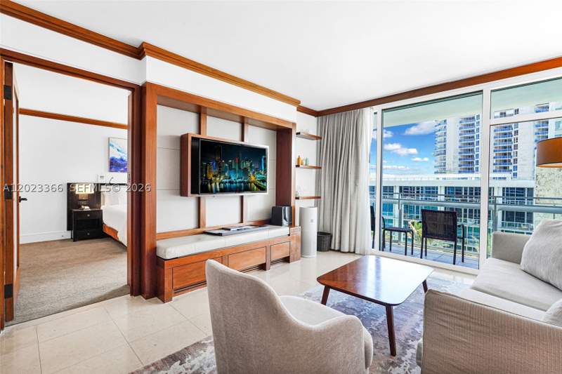 1 bedroom Condominium at 6801 Collins Ave 611 (Door 610), Central Carillon Beach Co, Miami Beach — photo 2