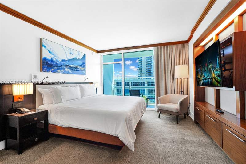 1 bedroom Condominium at 6801 Collins Ave 611 (Door 610), Central Carillon Beach Co, Miami Beach — photo 4