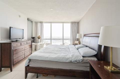 1750 N Bayshore Dr 4702, Miami FL - photo 7 of 16