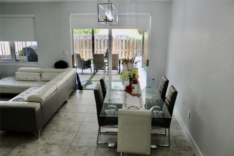 4 bedroom Townhouse at 1463 SE 24th Ter, Keys Garden, Homestead — photo 2