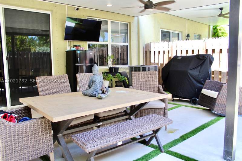 4 bedroom Townhouse at 1463 SE 24th Ter, Keys Garden, Homestead — photo 3