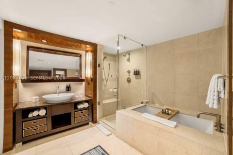 6801 Collins Ave 714 (Door 704), Miami Beach FL - photo 16 of 23