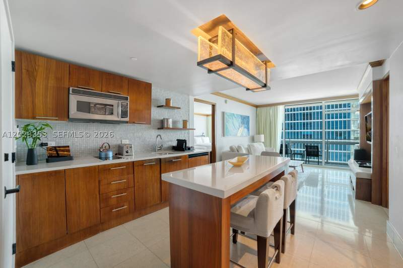 2 bedroom Condominium at 6801 Collins Ave 714 (Door 704), Central Carillon Beach Co, Miami Beach — photo 2
