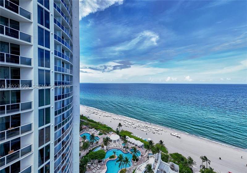 0 bedroom Condominium at 18001 Collins Ave 2010, Trump International Sones, Sunny Isles Beach — photo 2