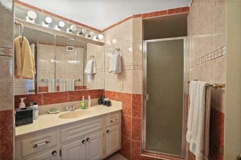 1351 NE Miami Gardens Dr 1006E, Miami FL - photo 14 of 35