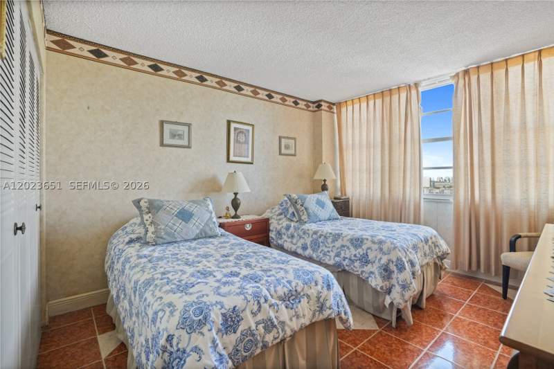 2 bedroom Condominium at 1351 NE Miami Gardens Dr 1006E, BUCKLEY TOWERS CONDO - EA, Miami — photo 3