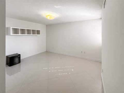 2775 NE 187th Street 627, Aventura FL - photo 8 of 12