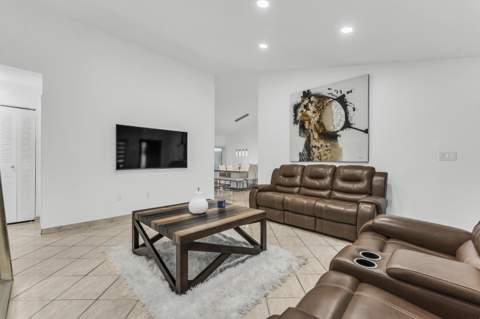 20371 NW 32nd Court, Miami Gardens FL - photo 10 of 34