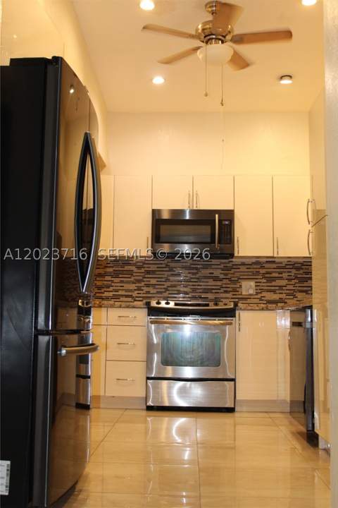 13875 NE 16th Ct, North Miami FL - photo 13 of 42