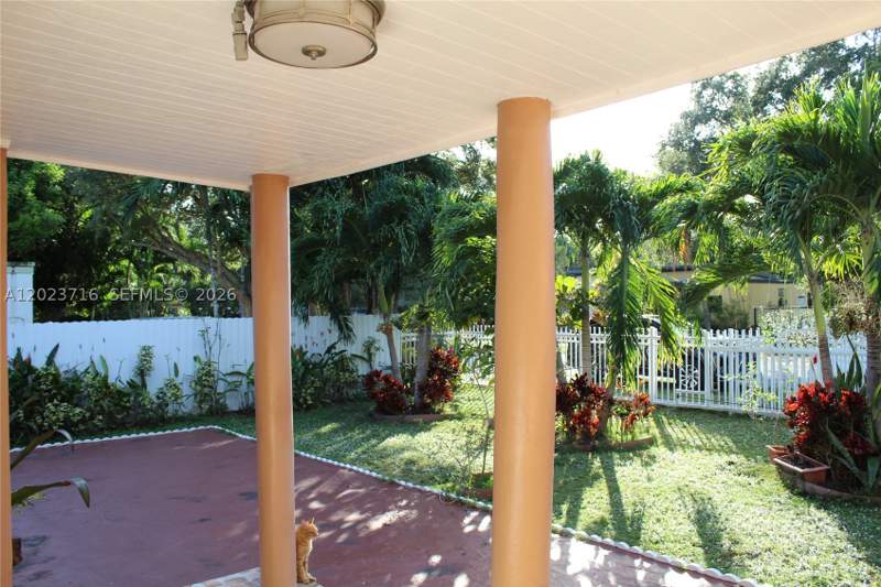 4 bedroom SingleFamilyResidence at 13875 NE 16th Ct, Archwood-Amd Plat, North Miami — photo 5
