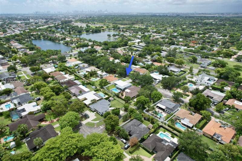 4 bedroom SingleFamilyResidence at 1183 Robin Ave, Pelham Estates, Miami Springs — photo 4