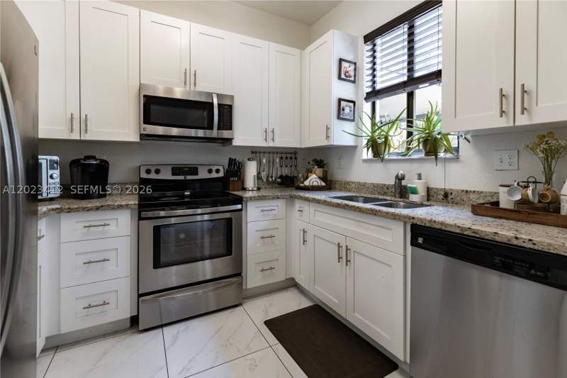 3 bedroom Townhouse at 12704 SW 131st Ter, Hidden Lake Townhomes, Miami — photo 3