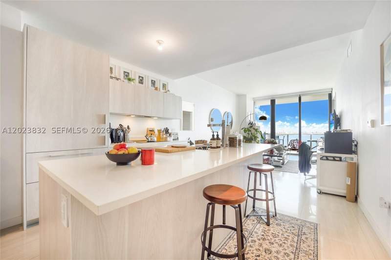 1 bedroom Condominium at 480 NE 31st St 1602, Gran Paraiso Condo, Miami — photo 3