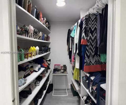 18041 Biscayne Blvd 702, Aventura FL - photo 9 of 14