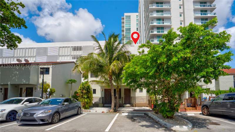 2 bedroom Townhouse at 1901 NW S River Dr 12B, River Club Townhouse Cond, Miami — photo 2