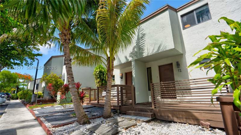 2 bedroom Townhouse at 1901 NW S River Dr 12B, River Club Townhouse Cond, Miami — photo 3