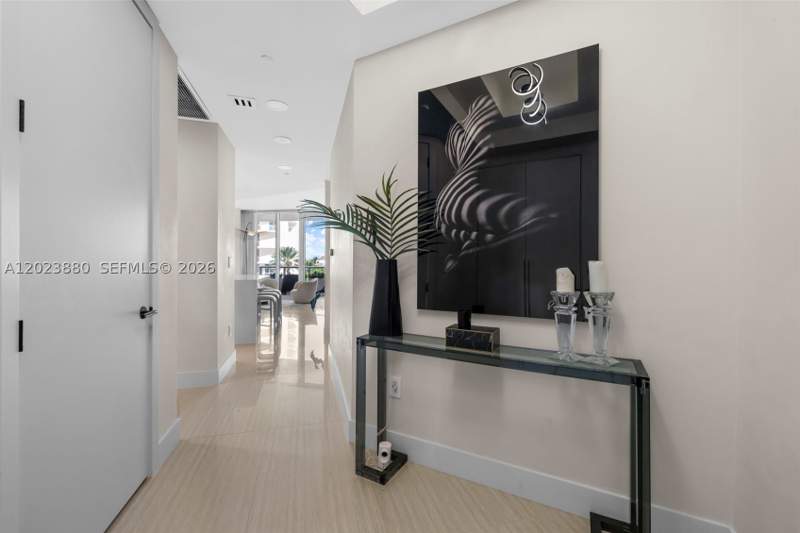 2 bedroom Condominium at 100 S Pointe Dr 509, Continuum, Miami Beach — photo 4