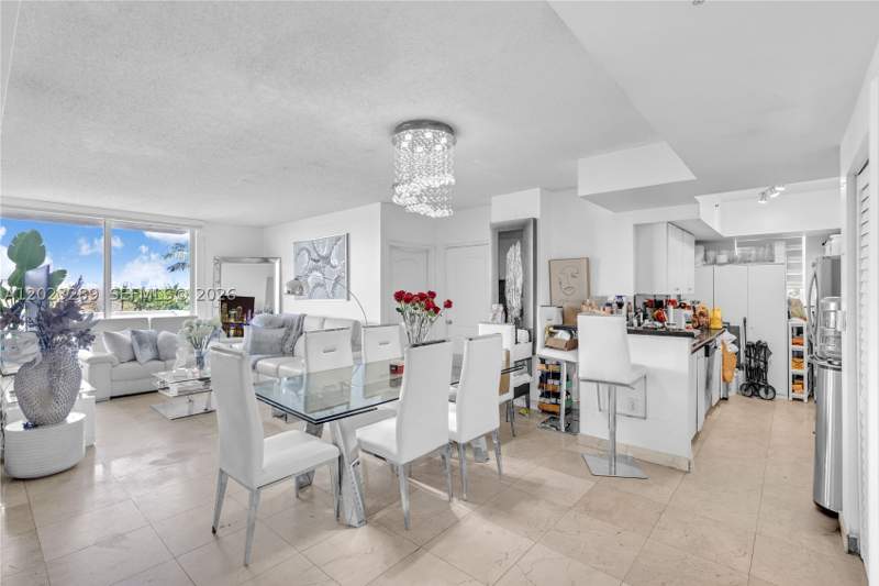 2 bedroom Condominium at 5077 NW 7th St 517, Blue Lagoon Condo, Miami — photo 2