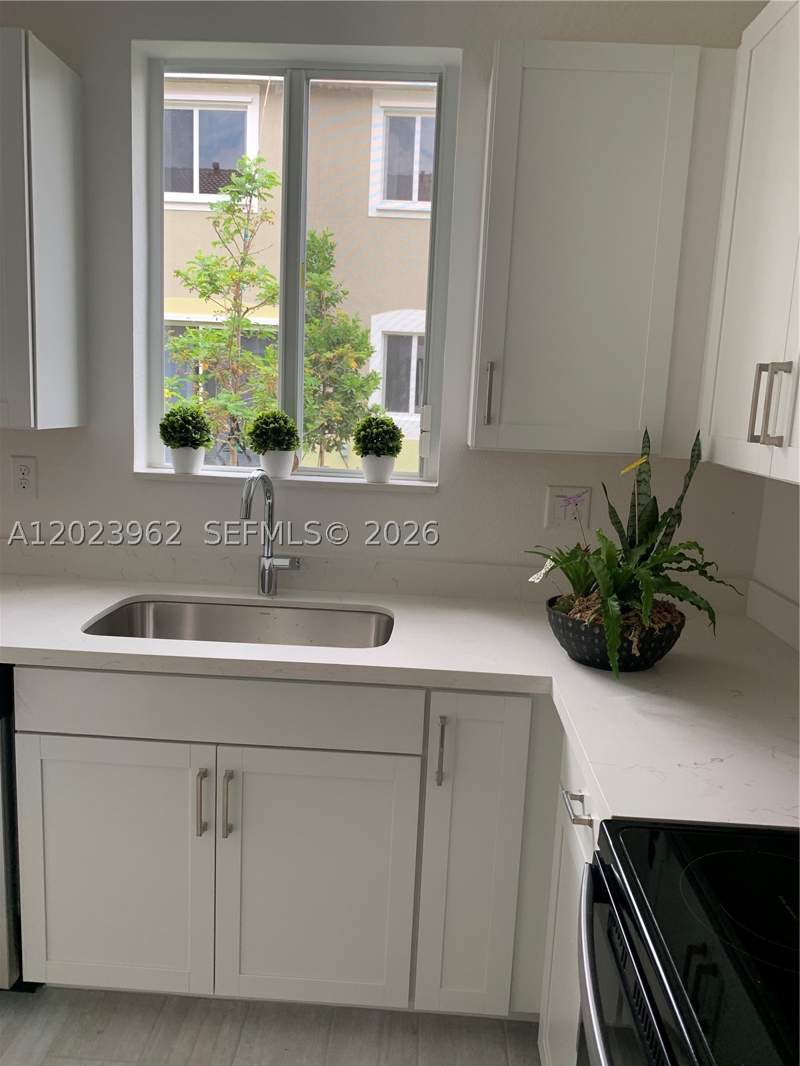 3 bedroom Townhouse at 1068 SE 24th Ave, Towns At Seascape, Homestead — photo 2