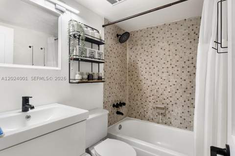 8701 SW 141st St L5, Palmetto Bay FL - photo 12 of 22