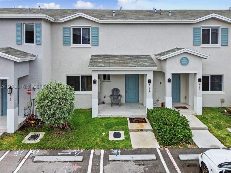 4 bedroom Townhouse at 356 NW 12th Pl, Forest Park Villas, Florida City — photo 2
