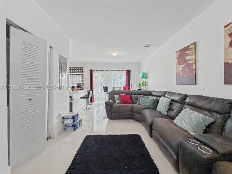 356 NW 12th Pl, Florida City FL - photo 7 of 39