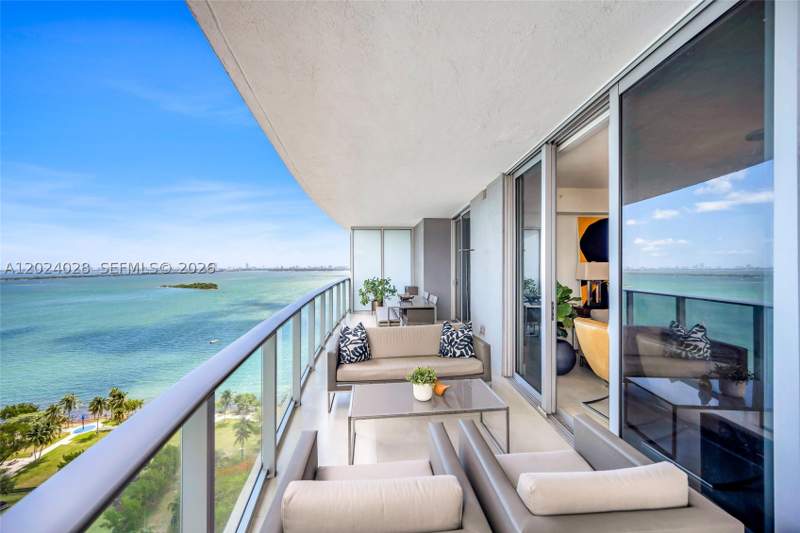 2 bedroom Condominium at 488 NE 18th St 2011, Aria On The Bay Condo, Miami — photo 2