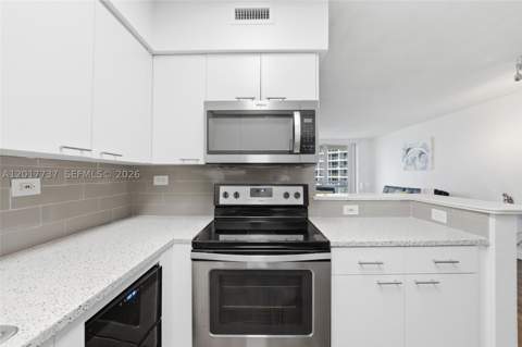 1500 Bay Rd 666S, Miami Beach FL - photo 7 of 32