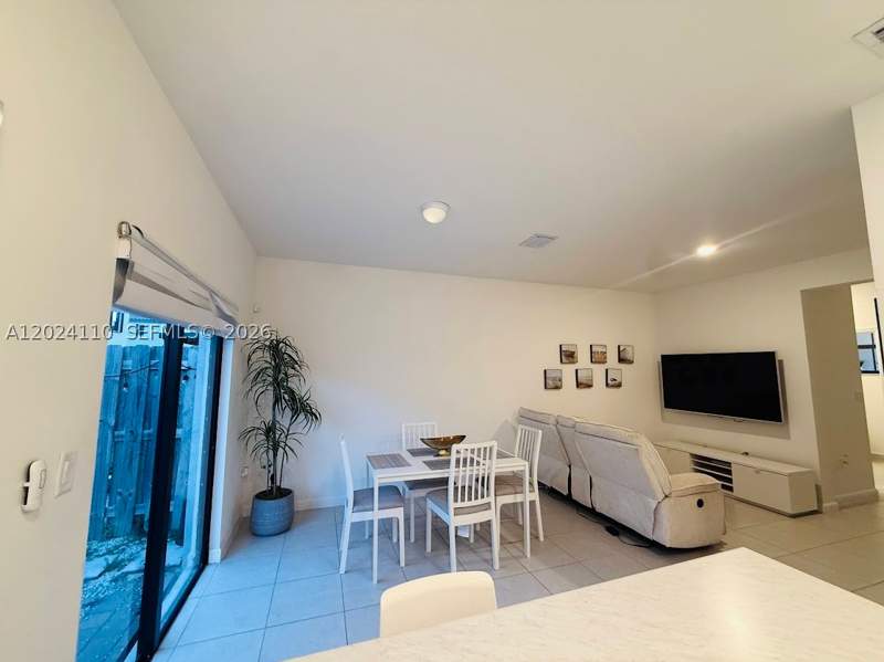 3 bedroom Townhouse at 11832 SW 245th Ter, Silver Palm Residential H, Homestead — photo 4