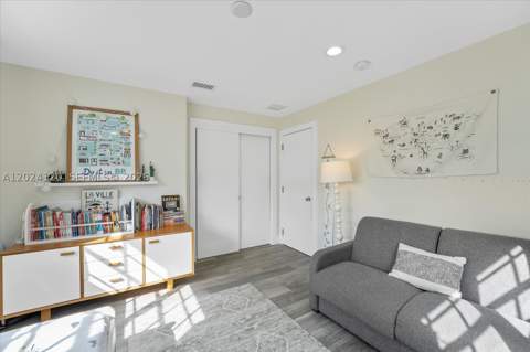 300 Galen Dr 306, Key Biscayne FL - photo 23 of 36