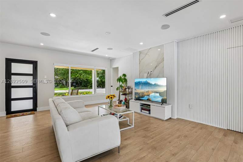 4 bedroom SingleFamilyResidence at 5620 SW 63rd Ct, Merion Park, South Miami — photo 3