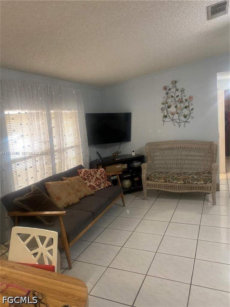 5 bedroom SingleFamilyResidence at 12810 SW 17 St, University Park, Miami — photo 5