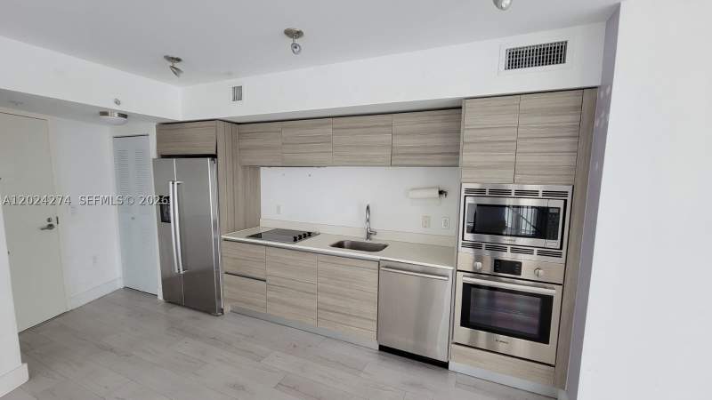 1 bedroom Condominium at 6620 Indian Creek Dr 104, Peloro Condo, Miami Beach — photo 3