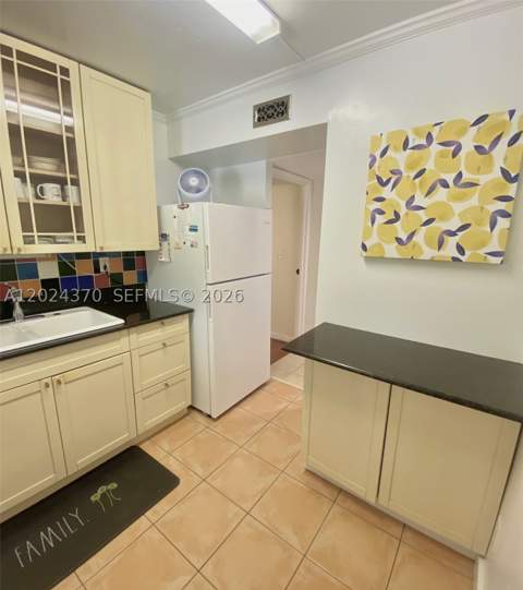 210 172nd St 226, Sunny Isles Beach FL - photo 13 of 44