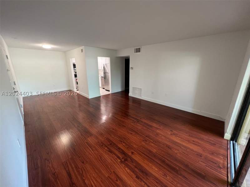 1 bedroom Condominium at 10415 N Kendall Dr B113, Nob Hill West Condo, Miami — photo 5