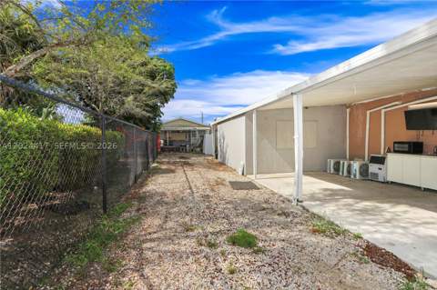 827 SW 128 Ave, Miami FL - photo 19 of 33