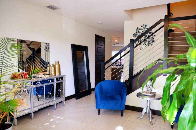 4 bedroom Townhouse at 16012 NW 91st Ct, Dunnwoody Lake, Miami Lakes — photo 5