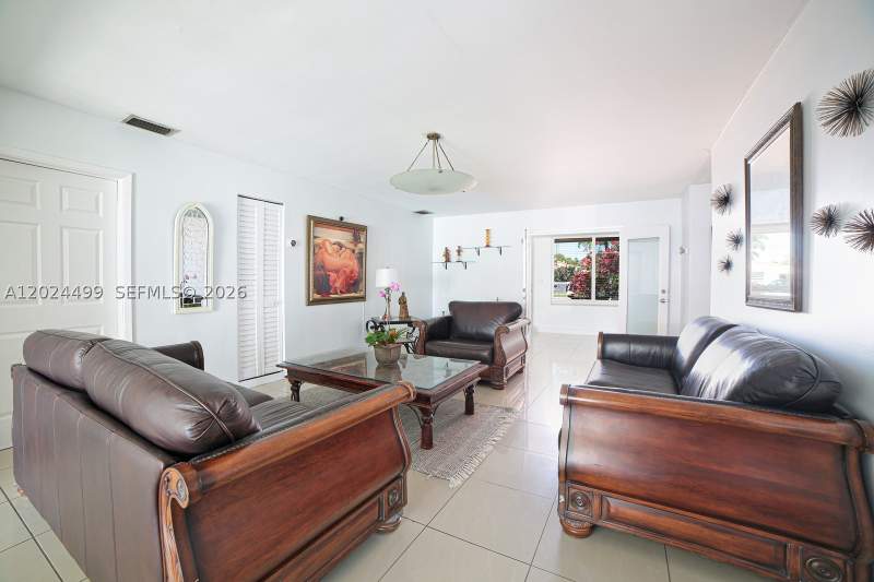 5 bedroom SingleFamilyResidence at 1380 71st St, Oceanside Sec Isle Of Nor, Miami Beach — photo 4