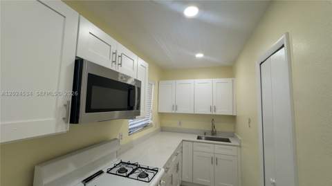 12890 NE 8th Ave 302, North Miami FL - photo 6 of 15