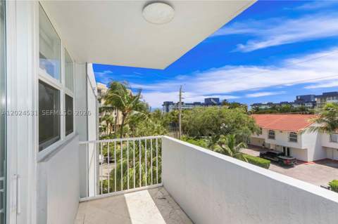 16518 NE 26th Ave 405, North Miami Beach FL - photo 15 of 23