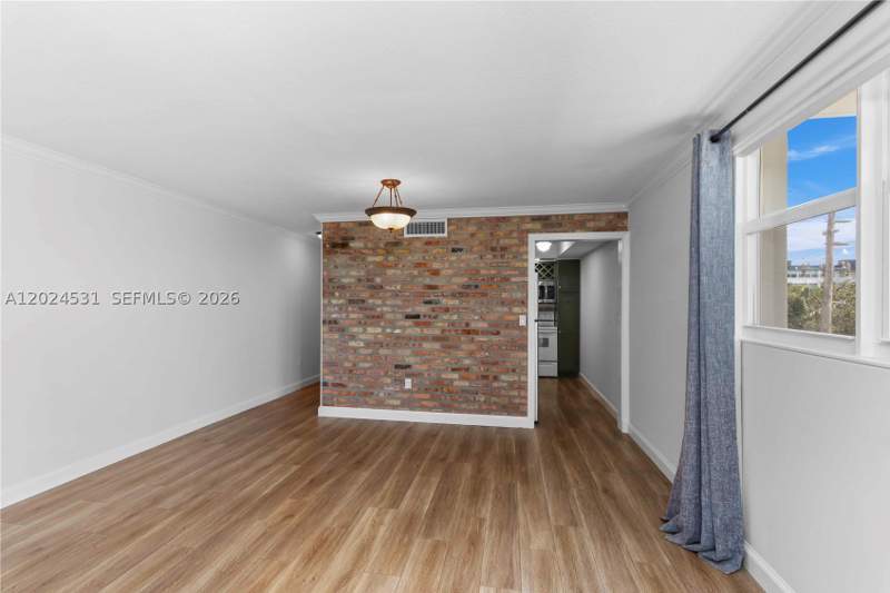 1 bedroom Condominium at 16518 NE 26th Ave 405, Eastern Parkview Condo, North Miami Beach — photo 4