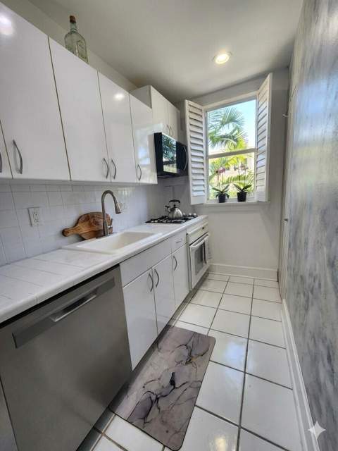 900 16th Street 102, Miami Beach FL - photo 17 of 37